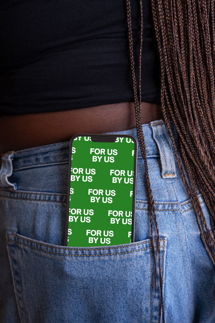 IPHONE IN POCKET 002