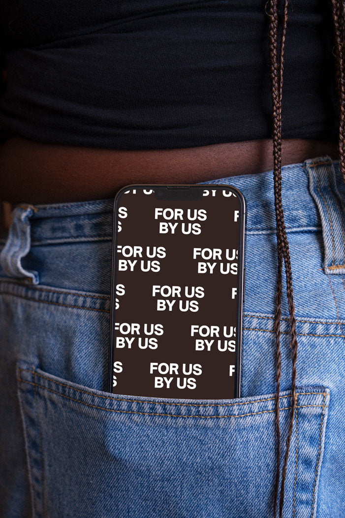 IPHONE IN POCKET 001