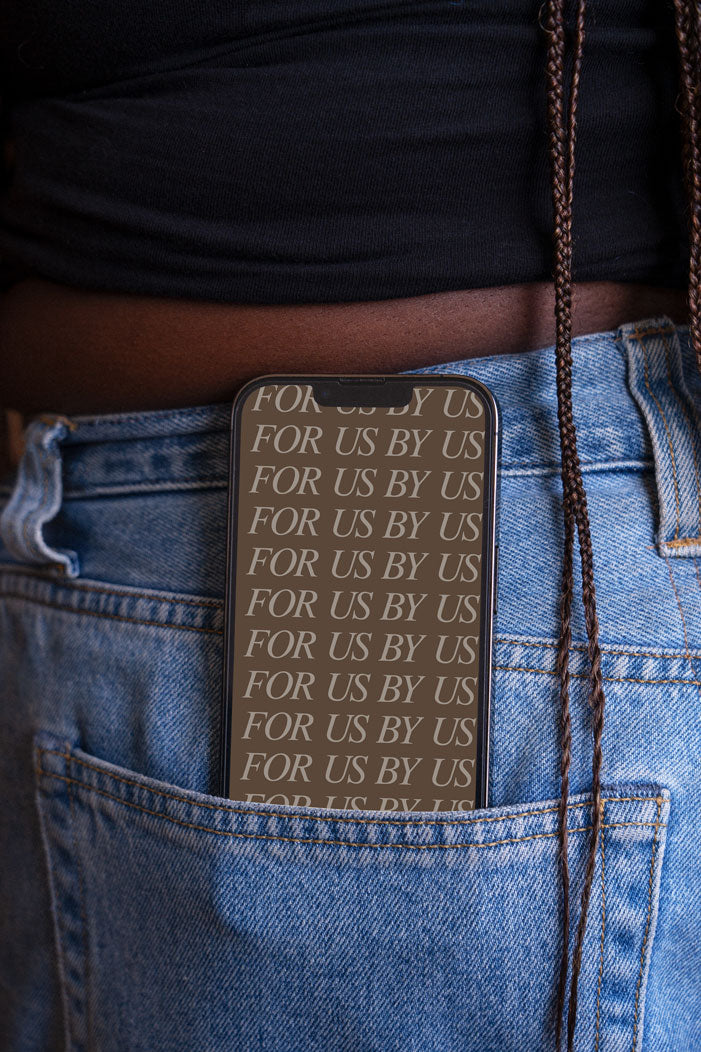 IPHONE IN POCKET 001
