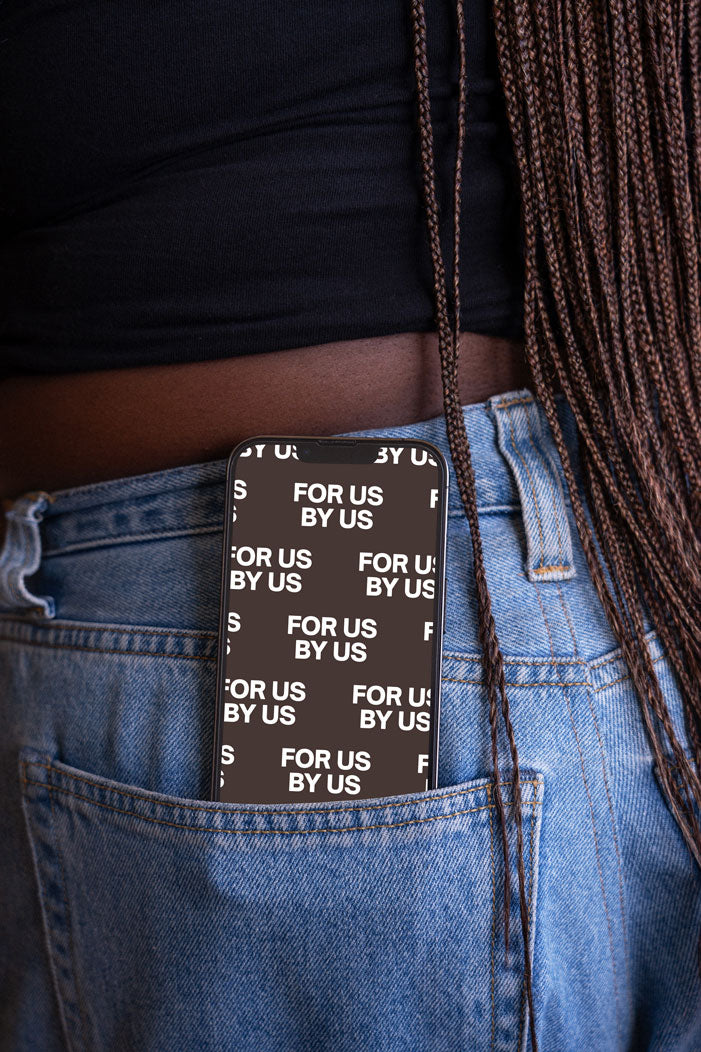 IPHONE IN POCKET 002